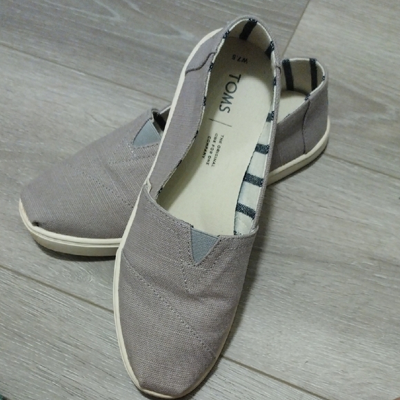 TOMS Gray Canvas Slip-On Shoes - Picture 9 of 9